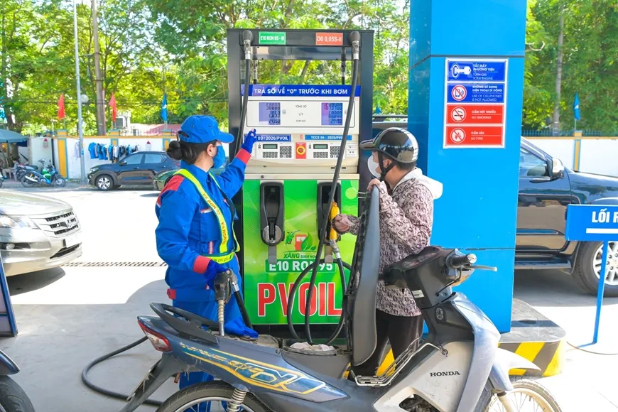 Xăng E10: Bước chuyển lớn cho thị trường nhiên liệu sạch
- Ảnh 1. Xăng E10: Bước chuyển lớn cho thị trường nhiên liệu sạch
- Ảnh 1.