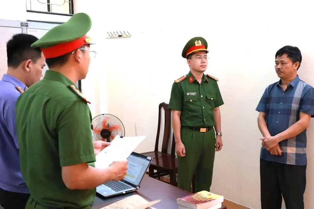 Khởi tố người đàn ông thu mua lợn nhiễm dịch, giết mổ bán ra chợ để trục lợi- Ảnh 1. Khởi tố người đàn ông thu mua lợn nhiễm dịch, giết mổ bán ra chợ để trục lợi- Ảnh 1.