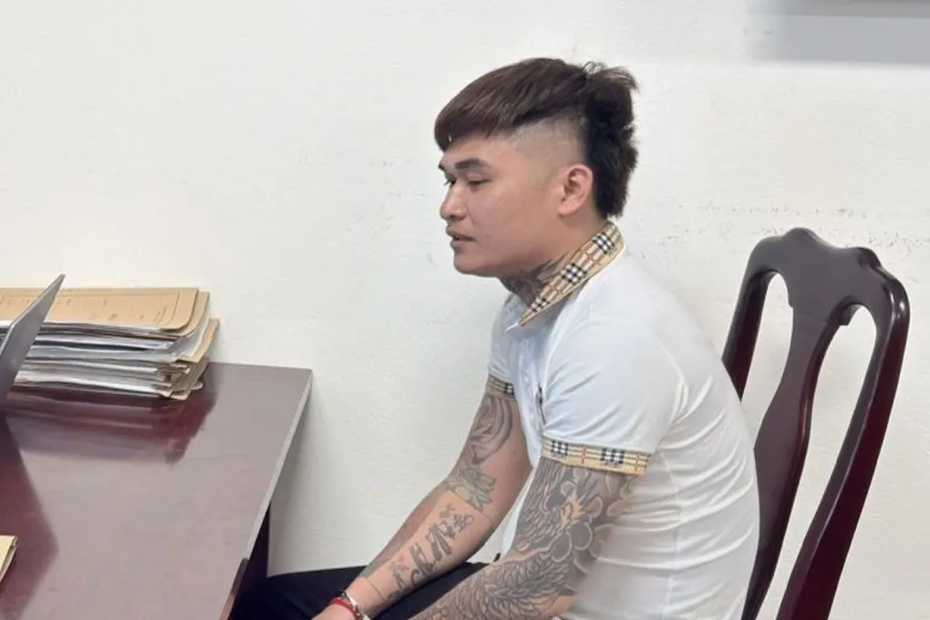 Bắt giữ đối tượng mang 2 lệnh truy nã trốn sang Campuchia- Ảnh 1. Bắt giữ đối tượng mang 2 lệnh truy nã trốn sang Campuchia- Ảnh 1.