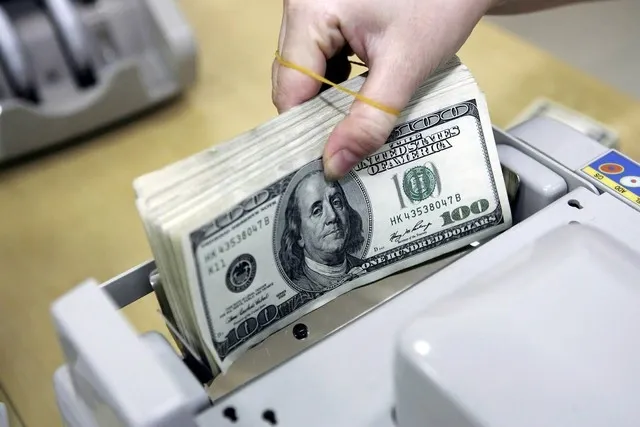 Ng&acirc;n h&agrave;ng đồng loạt giảm gi&aacute; mua USD, nới rộng ch&ecirc;nh lệch mua - b&aacute;n- Ảnh 1.
