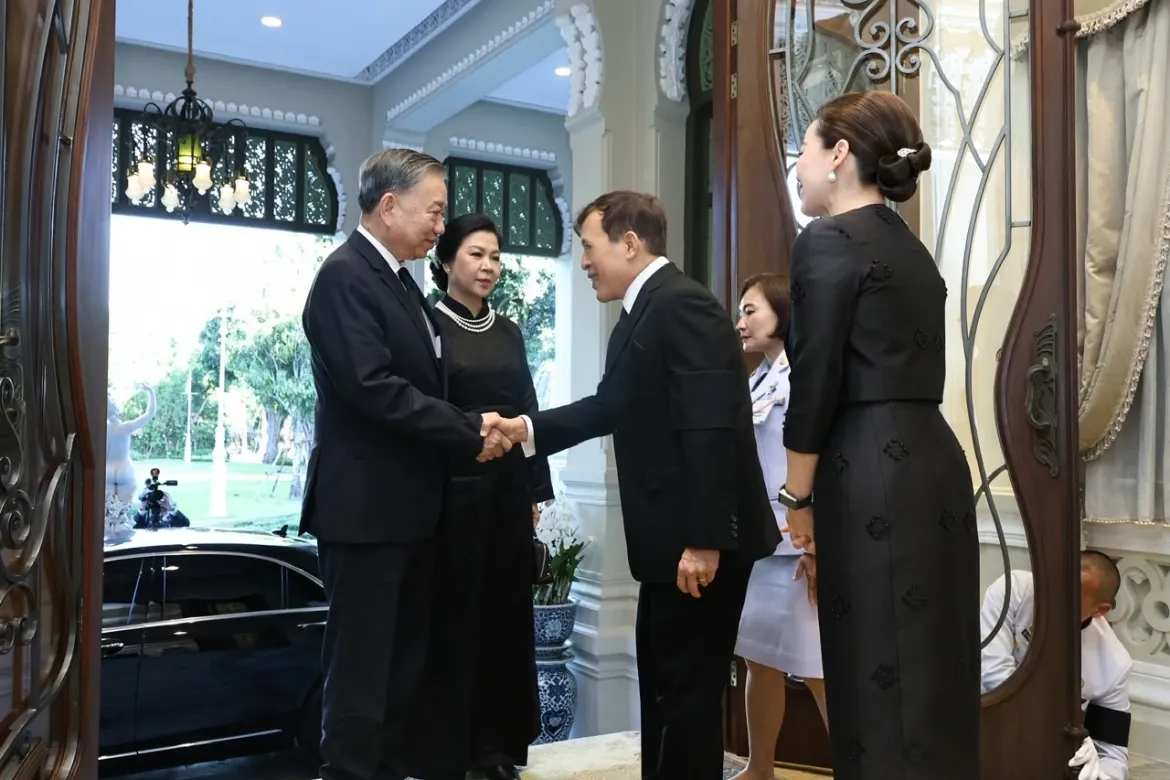 Tổng Bí thư, Chủ tịch nước Tô Lâm hội kiến Nhà Vua và Hoàng hậu Thái Lan- Ảnh 1. Tổng Bí thư, Chủ tịch nước Tô Lâm hội kiến Nhà Vua và Hoàng hậu Thái Lan- Ảnh 1.