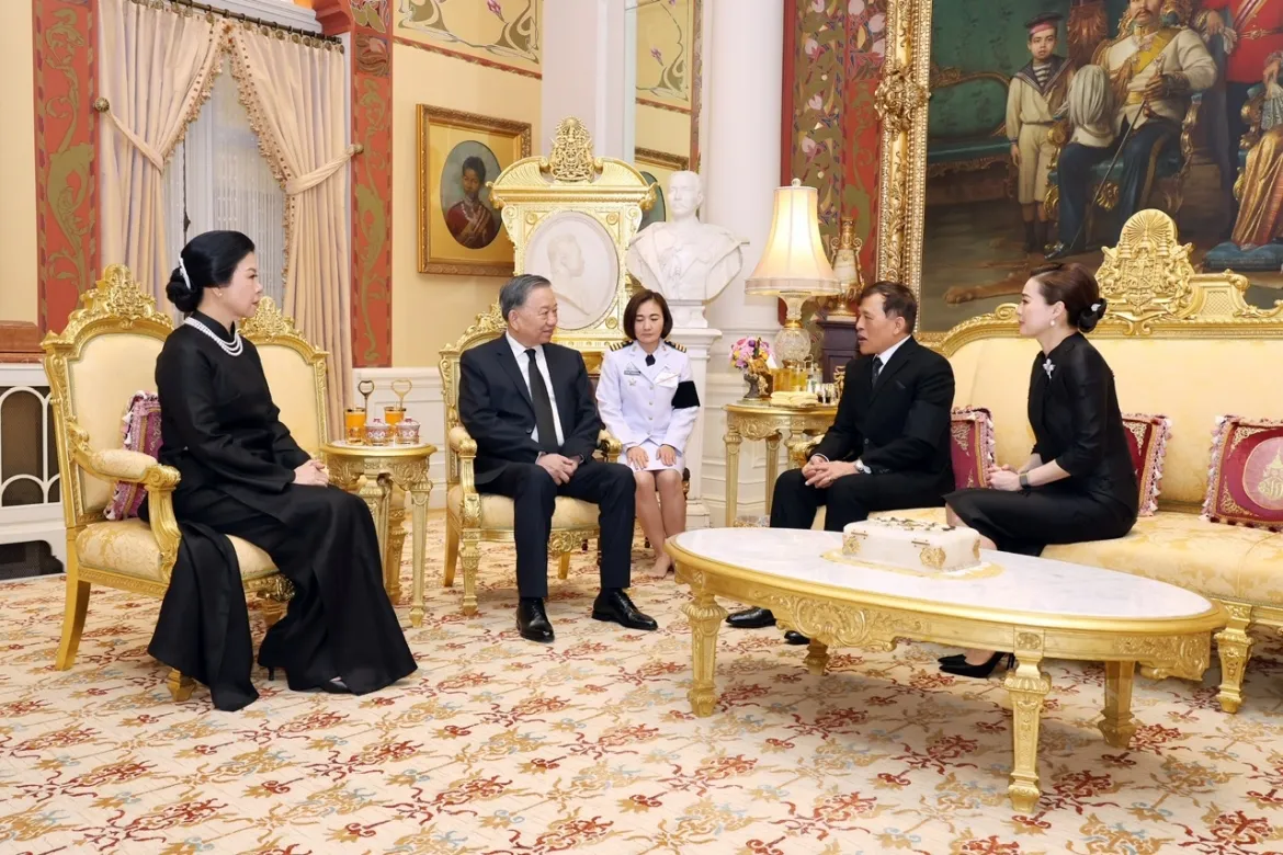 Tổng Bí thư, Chủ tịch nước Tô Lâm hội kiến Nhà Vua và Hoàng hậu Thái Lan- Ảnh 2. Tổng Bí thư, Chủ tịch nước Tô Lâm hội kiến Nhà Vua và Hoàng hậu Thái Lan- Ảnh 2.