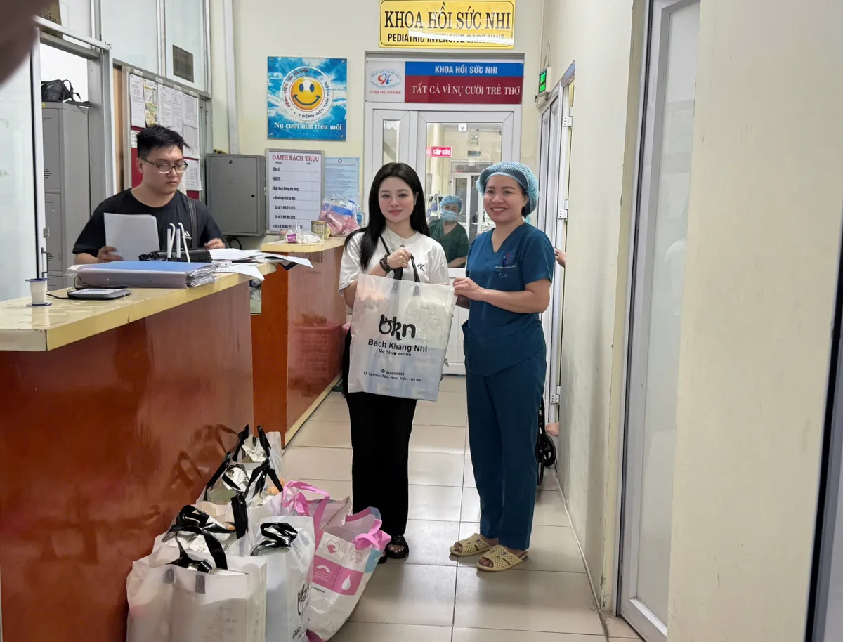 Những món quà yêu thương đến với bệnh nhi trước thềm 1/6- Ảnh 1. Những món quà yêu thương đến với bệnh nhi trước thềm 1/6- Ảnh 1.