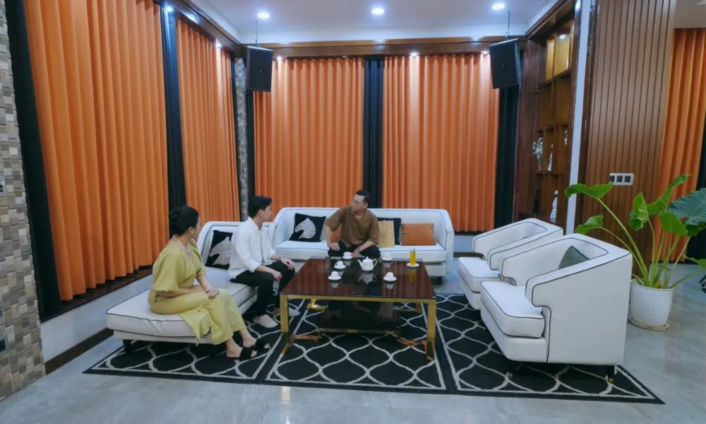 &ldquo;Hợp đồng từ Thượng đế&rdquo; b&oacute;c trần g&oacute;c khuất ph&iacute;a sau cuộc sống h&agrave;o m&ocirc;n - Ảnh 1.