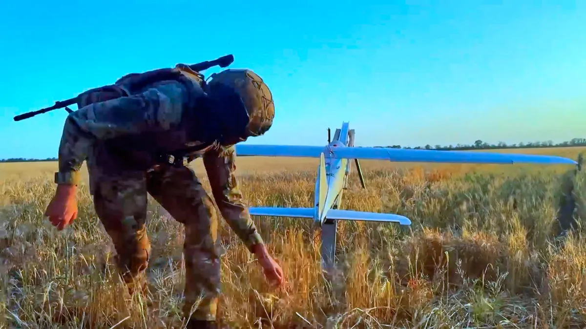 Gia tăng căng thẳng ở sườn ph&iacute;a Đ&ocirc;ng NATO do UAV Ukraine bay lạc hướng - Ảnh 1.