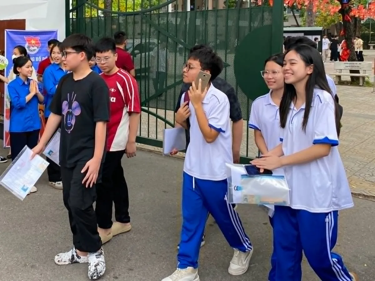 Sĩ tử H&agrave; Nội giữ t&acirc;m l&yacute; thoải m&aacute;i, sẵn s&agrave;ng bước v&agrave;o kỳ thi lớp 10 - Ảnh 3.