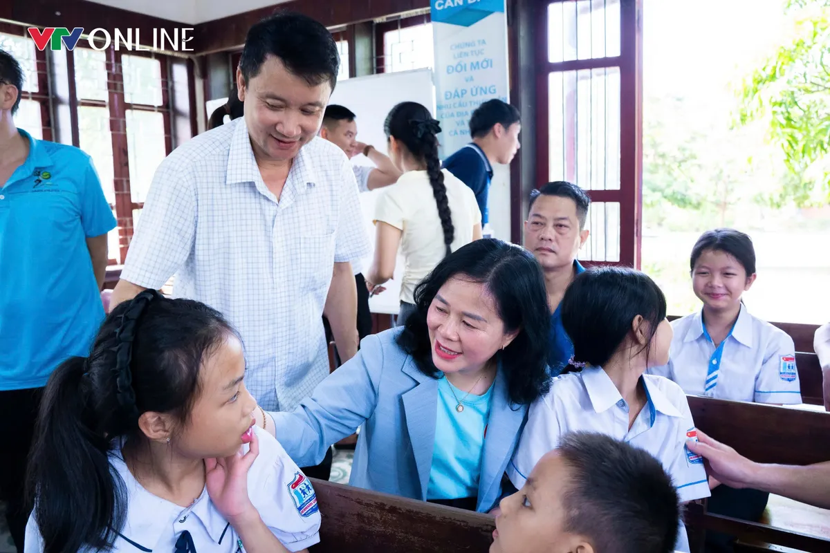 Nghệ An: Mang Tết thiếu nhi đến với L&agrave;ng trẻ em SOS Vinh - Ảnh 1.