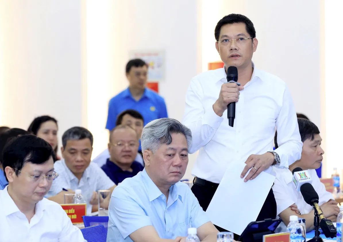 Hà Nội giải quyết bất cập số hóa y tế và nhà ở cho công nhân - Ảnh 1.
