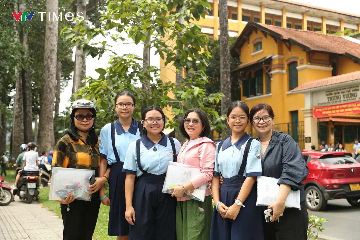 Hơn 150.000 học sinh TP Hồ Ch&iacute; Minh chuẩn bị thi v&agrave;o lớp 10 c&ocirc;ng lập - Ảnh 2.