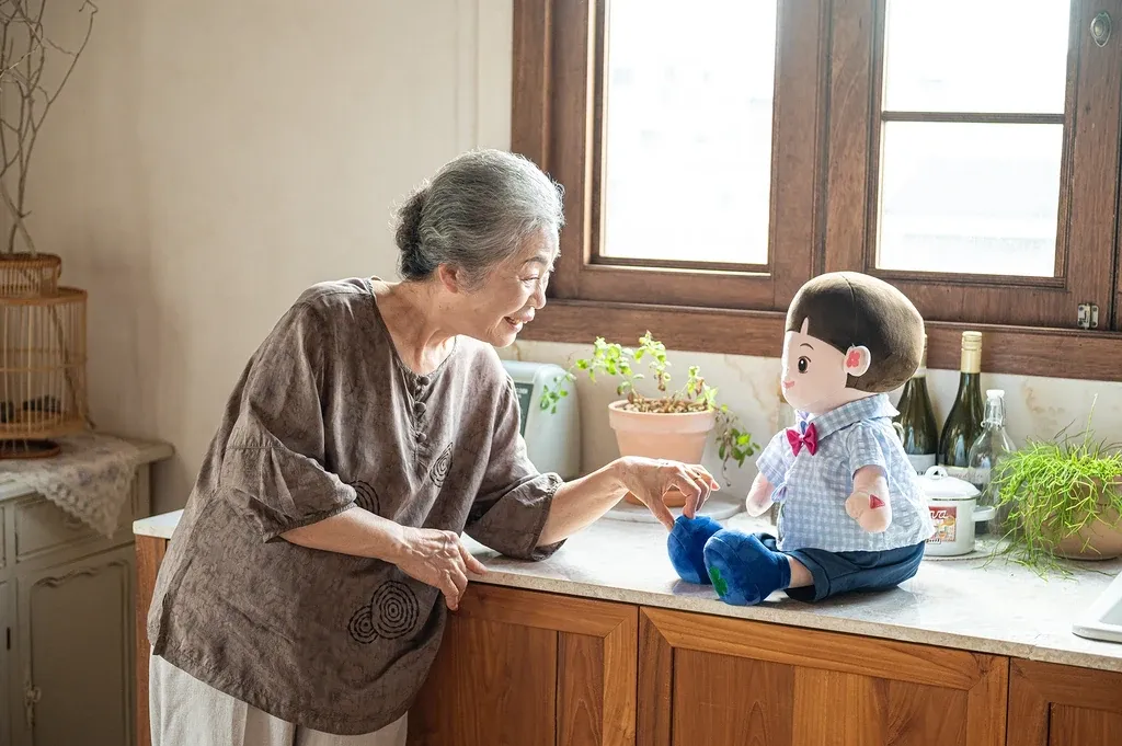 Hàn Quốc đưa robot AI vào chăm sóc người cao tuổi sống một mình- Ảnh 1. Hàn Quốc đưa robot AI vào chăm sóc người cao tuổi sống một mình- Ảnh 1.