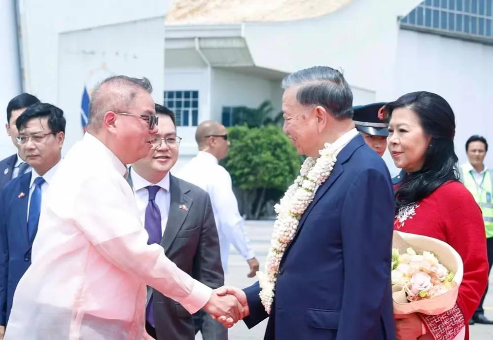 Tổng Bí thư, Chủ tịch nước Tô Lâm bắt đầu chuyến thăm cấp Nhà nước tới Philippines- Ảnh 1. Tổng Bí thư, Chủ tịch nước Tô Lâm bắt đầu chuyến thăm cấp Nhà nước tới Philippines- Ảnh 1.