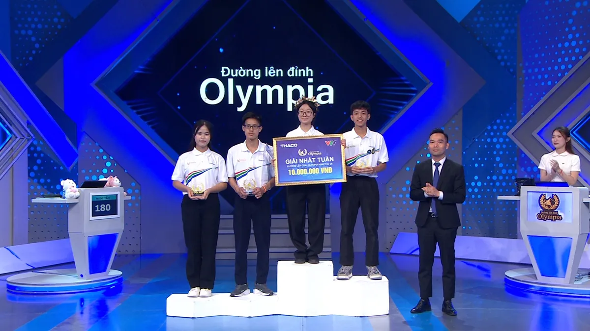 Nữ sinh Hà Nội lội ngược dòng ngoạn mục tại Đường lên đỉnh Olympia - Ảnh 11. Nữ sinh Hà Nội lội ngược dòng ngoạn mục tại Đường lên đỉnh Olympia - Ảnh 11.