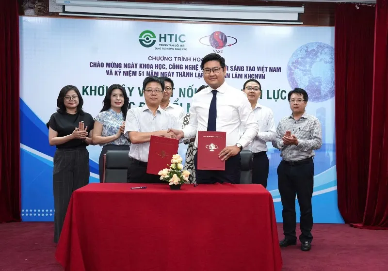 Thúc đẩy dòng chảy công nghệ trong cộng đồng doanh nghiệp trẻ
- Ảnh 1. Thúc đẩy dòng chảy công nghệ trong cộng đồng doanh nghiệp trẻ
- Ảnh 1.