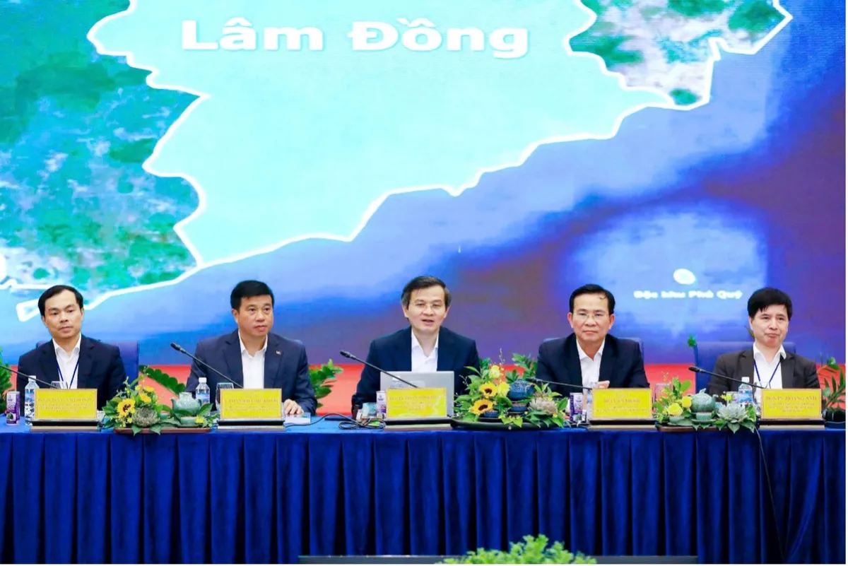 Du lịch được kỳ vọng trở th&agrave;nh động lực tăng trưởng mới của L&acirc;m Đồng - Ảnh 3.