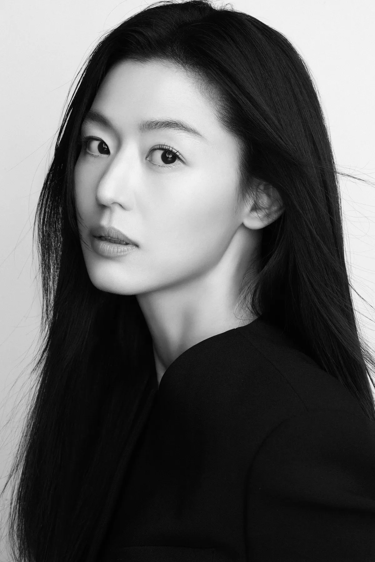 Jun Ji Hyun trải l&ograve;ng về danh tiếng, tuổi t&aacute;c v&agrave; lần đầu đến Cannes - Ảnh 1.