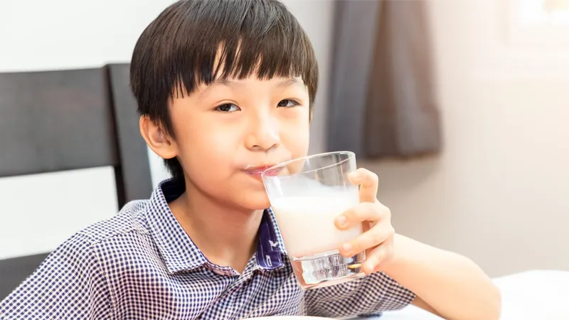 Sữa và chiều cao của trẻ: Đâu là sự thật cha mẹ cần biết?- Ảnh 1. Sữa và chiều cao của trẻ: Đâu là sự thật cha mẹ cần biết?- Ảnh 1.