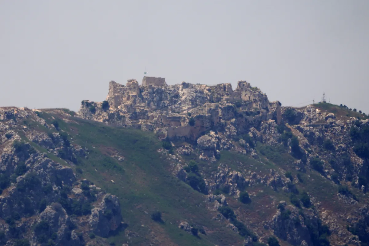 Israel kiểm so&aacute;t vị tr&iacute; chiến lược tại miền Nam Lebanon- Ảnh 1.