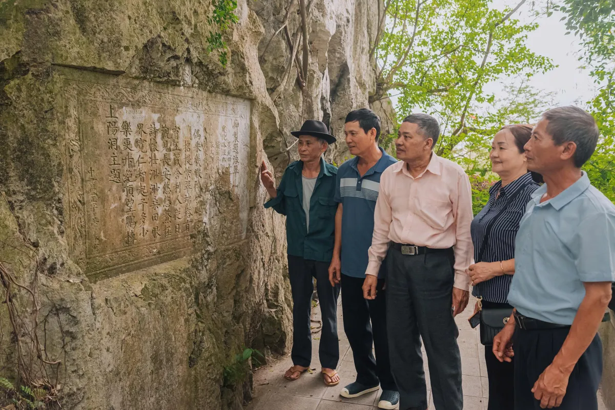 Ninh B&igrave;nh: Ma Nhai n&uacute;i Non Nước - Những trang sử khắc tr&ecirc;n đ&aacute; v&agrave; h&agrave;nh tr&igrave;nh vươn tầm di sản thế giới - Ảnh 4.