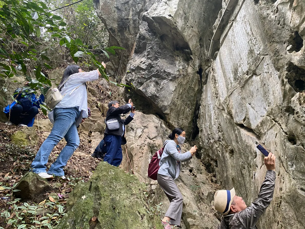 Ninh B&igrave;nh: Ma Nhai n&uacute;i Non Nước - Những trang sử khắc tr&ecirc;n đ&aacute; v&agrave; h&agrave;nh tr&igrave;nh vươn tầm di sản thế giới - Ảnh 5.