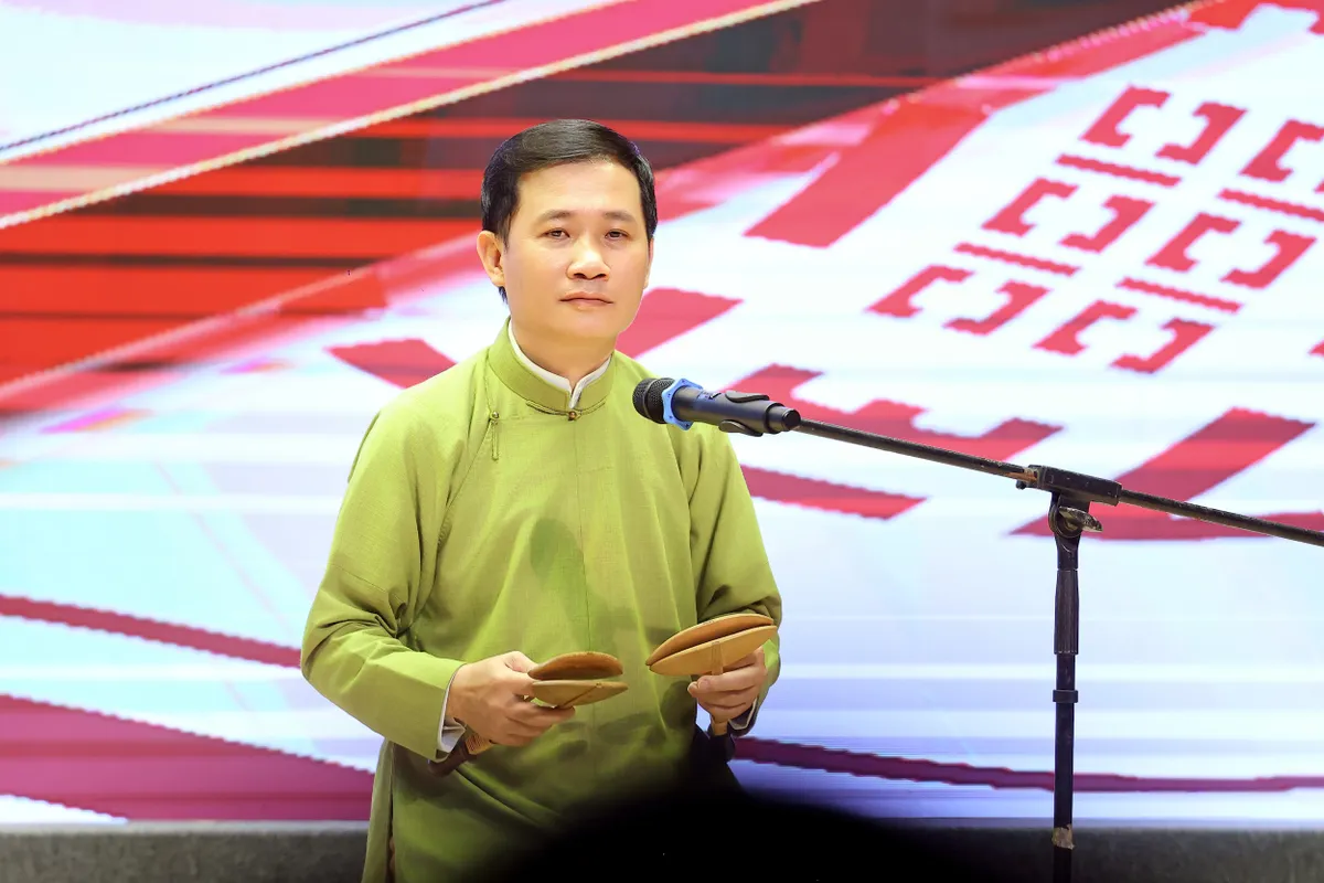 Hành trình đưa Xẩm cổ chạm ngõ bản đồ âm nhạc quốc tế - Ảnh 2.