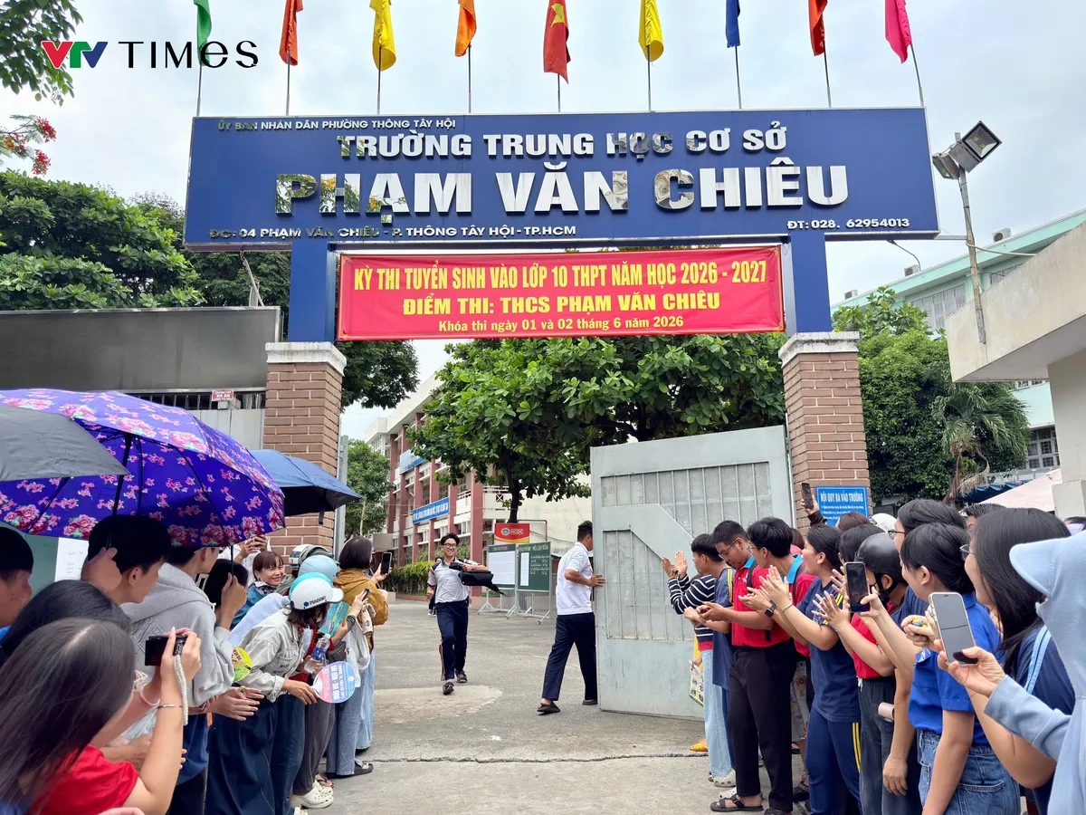 Đề thi Ngữ văn của TP Hồ Chí Minh mượn chuyện "robot tưởng mình là người" để nói về vấn đề thiếu cảm xúc - Ảnh 4.
