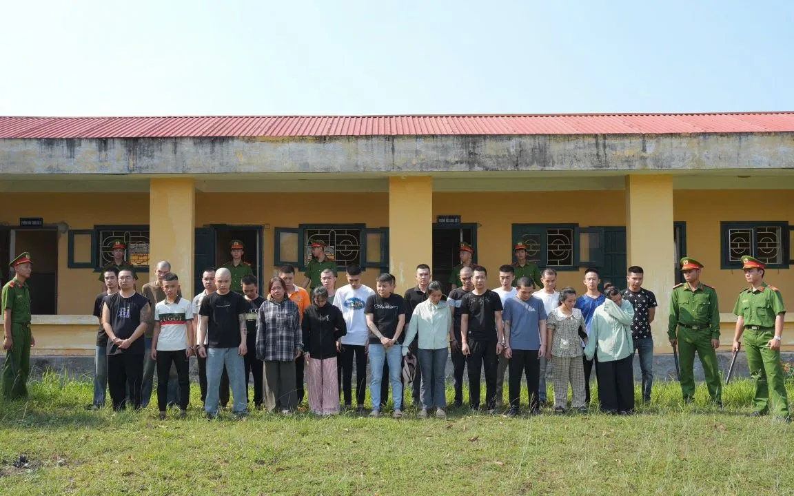 61 đối tượng trong đường dây lừa đảo chiếm đoạt tài sản trên không gian mạng vừa bị Cơ quan Cảnh sát điều tra, Công an tỉnh Quảng Trị khởi tố, bắt tạm giam.