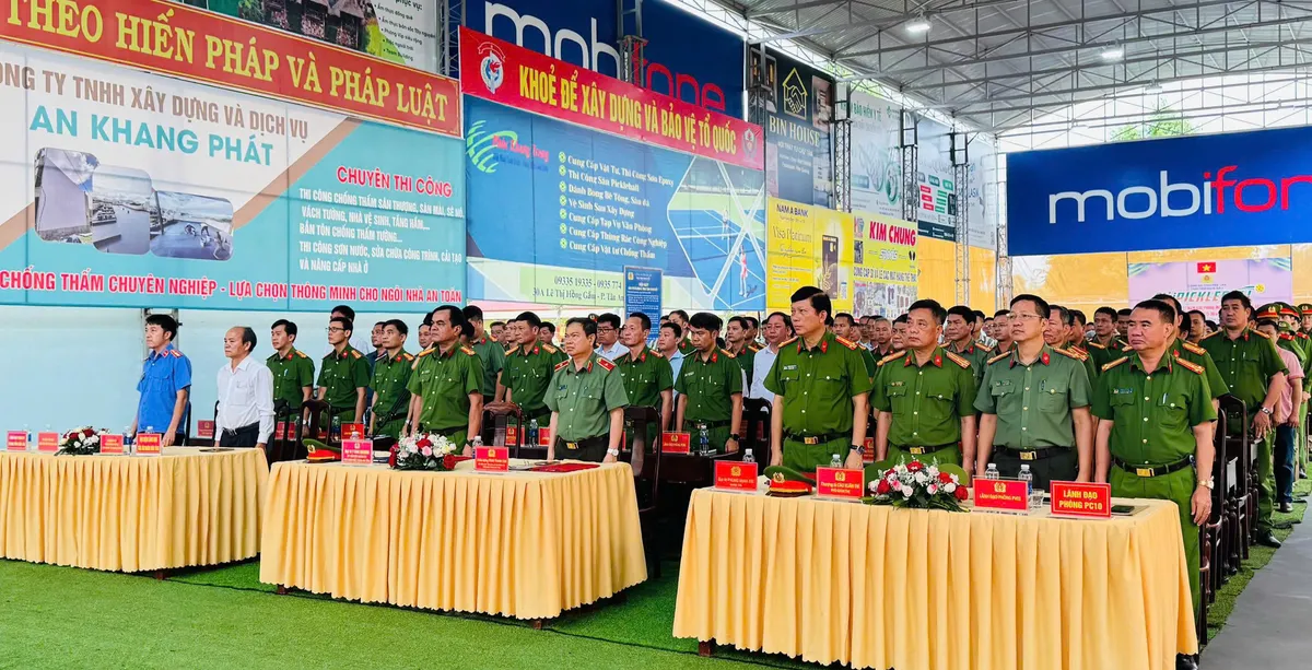Trao kế sinh nhai cho phạm nhân trong đợt ân xá năm 2026 - Ảnh 1.