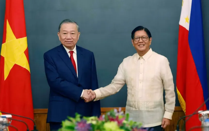 Tổng Bí thư, Chủ tịch nước Tô Lâm và Tổng thống Philippines Ferdinand Romualdez Marcos Jr. chụp ảnh chung trước hội đàm. (Ảnh: TTXVN)