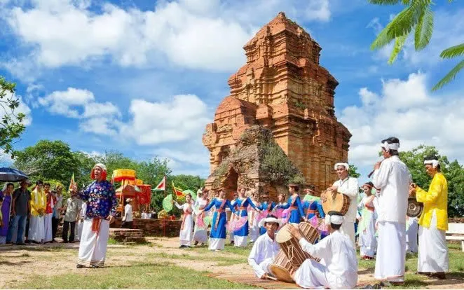 Nhiều hoạt động hấp dẫn tại Ngày hội Văn hóa dân tộc Chăm lần thứ VI năm 2026, tại tỉnh Khánh Hoà- Ảnh 9. Nhiều hoạt động hấp dẫn tại Ngày hội Văn hóa dân tộc Chăm lần thứ VI năm 2026, tại tỉnh Khánh Hoà- Ảnh 9.