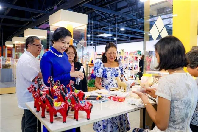 Phu nhân Tổng Bí thư, Chủ tịch nước Tô Lâm thăm trẻ em hoàn cảnh đặc biệt tại Philippines - Ảnh 5.