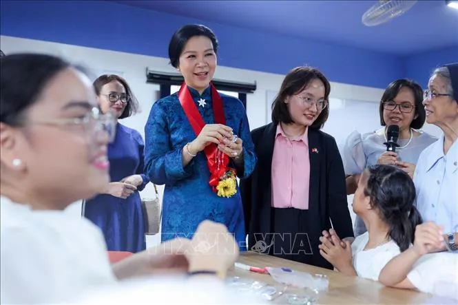 Phu nhân Tổng Bí thư, Chủ tịch nước Tô Lâm thăm trẻ em hoàn cảnh đặc biệt tại Philippines - Ảnh 2.