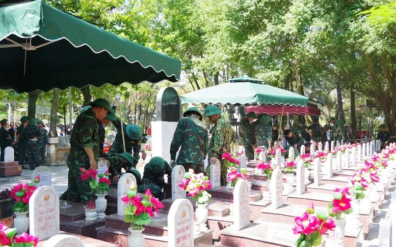 Phối hợp xác định danh tính hài cốt liệt sĩ còn thiếu thông tin bằng phương pháp giám định ADN