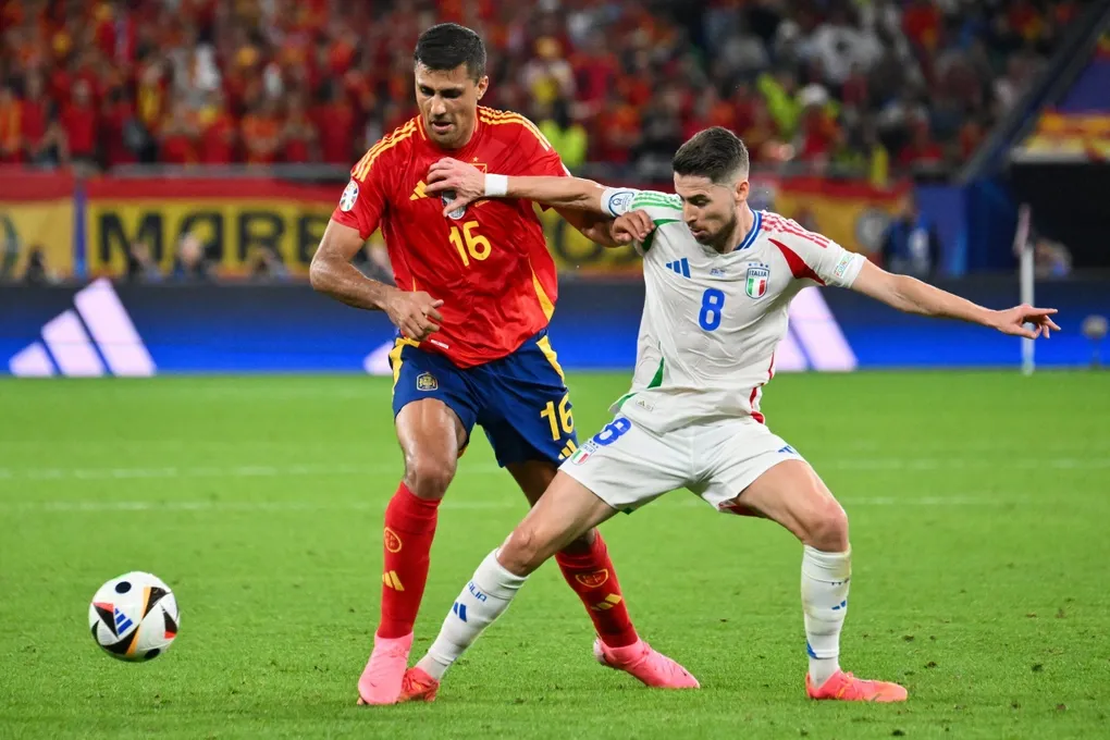Rodri v&agrave; Gvardiol để ngỏ tương lai, Man City đối mặt nguy cơ mất hai trụ cột- Ảnh 2.