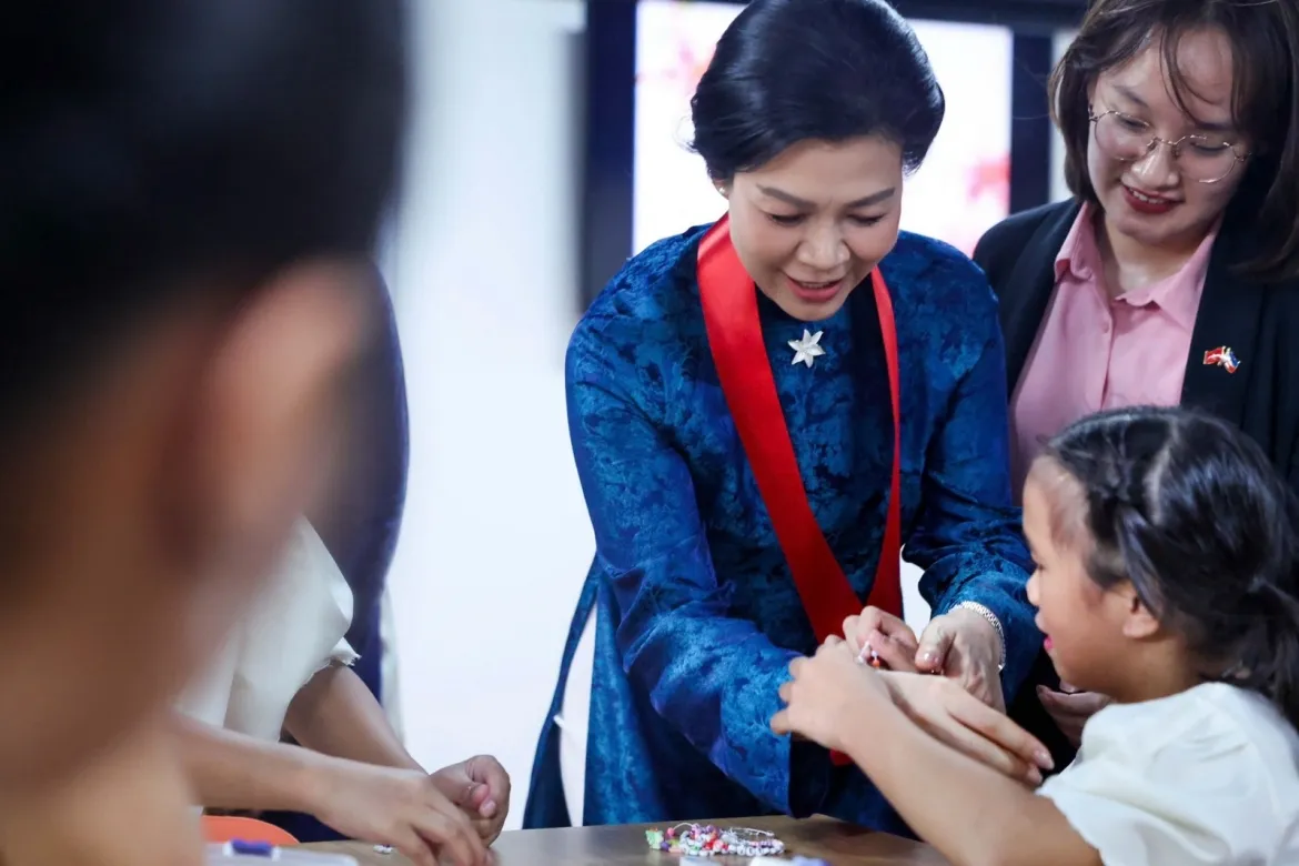 Phu nhân Ngô Phương Ly lan tỏa thông điệp nhân ái và kết nối văn hóa Việt Nam - Philippines- Ảnh 2. Phu nhân Ngô Phương Ly lan tỏa thông điệp nhân ái và kết nối văn hóa Việt Nam - Philippines- Ảnh 2.