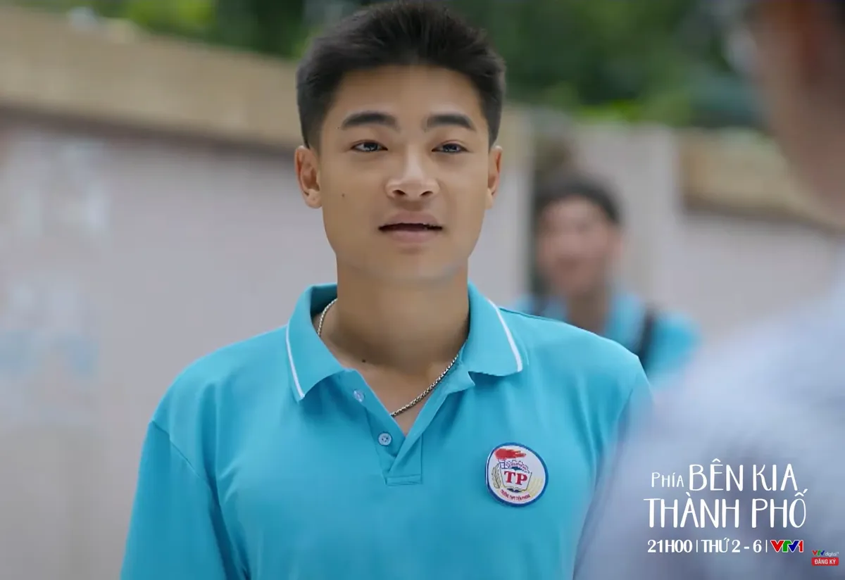 Phía bên kia thành phố - Tập 5: Vừa làm anh hùng bảo vệ mỹ nhân, Cương nhận ngay tin crush thích bạn thân mình - Ảnh 4.