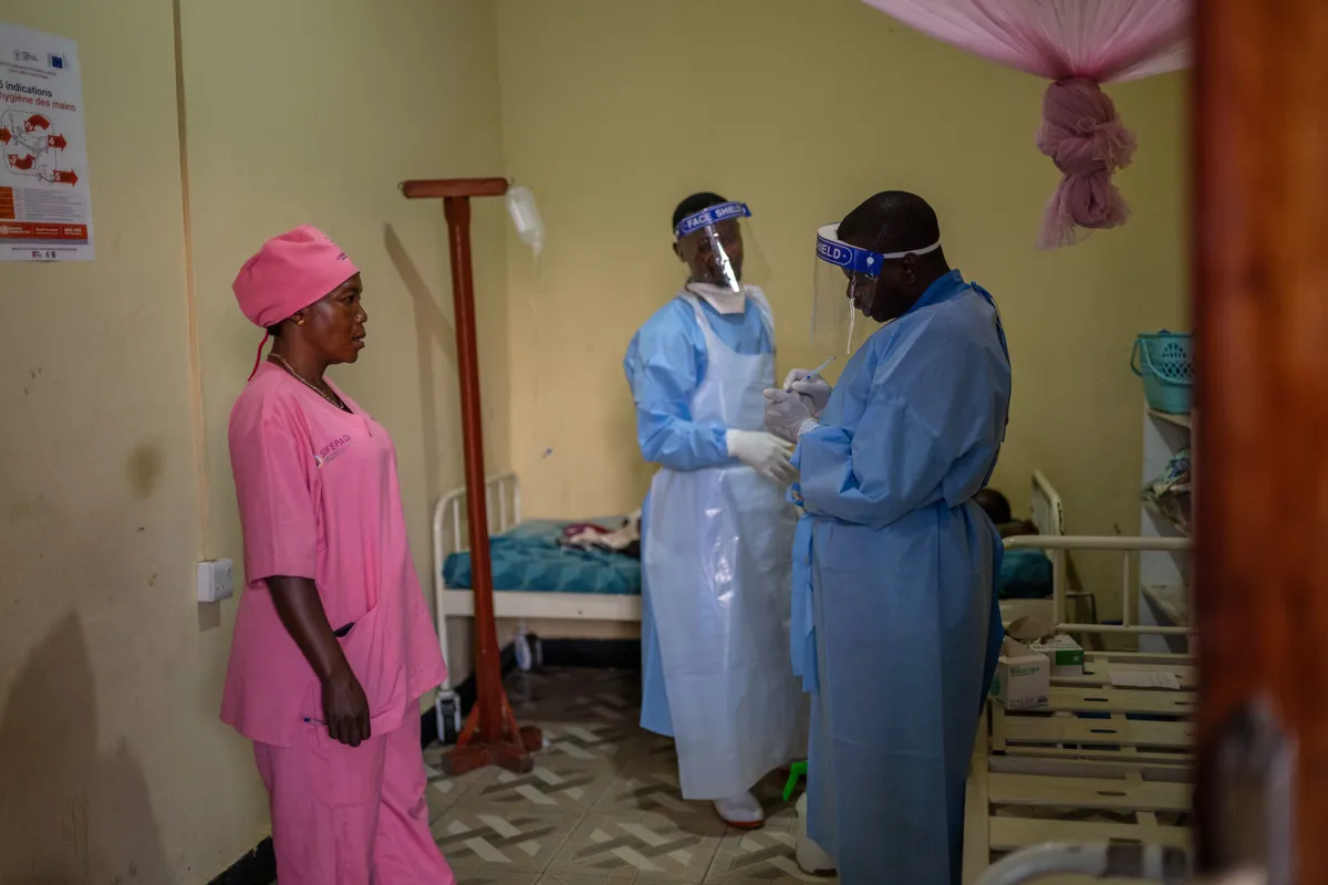 Brazil c&aacute;ch ly 2 trường hợp nghi nhiễm Ebola - Ảnh 1.