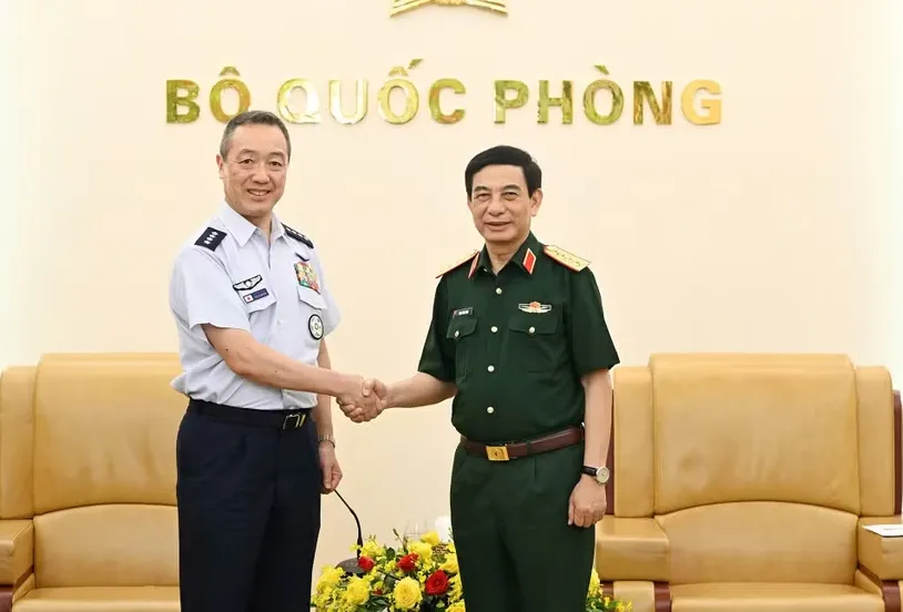 Đại tướng Phan Văn Giang tiếp Tham mưu trưởng Li&ecirc;n qu&acirc;n Nhật Bản - Ảnh 1.