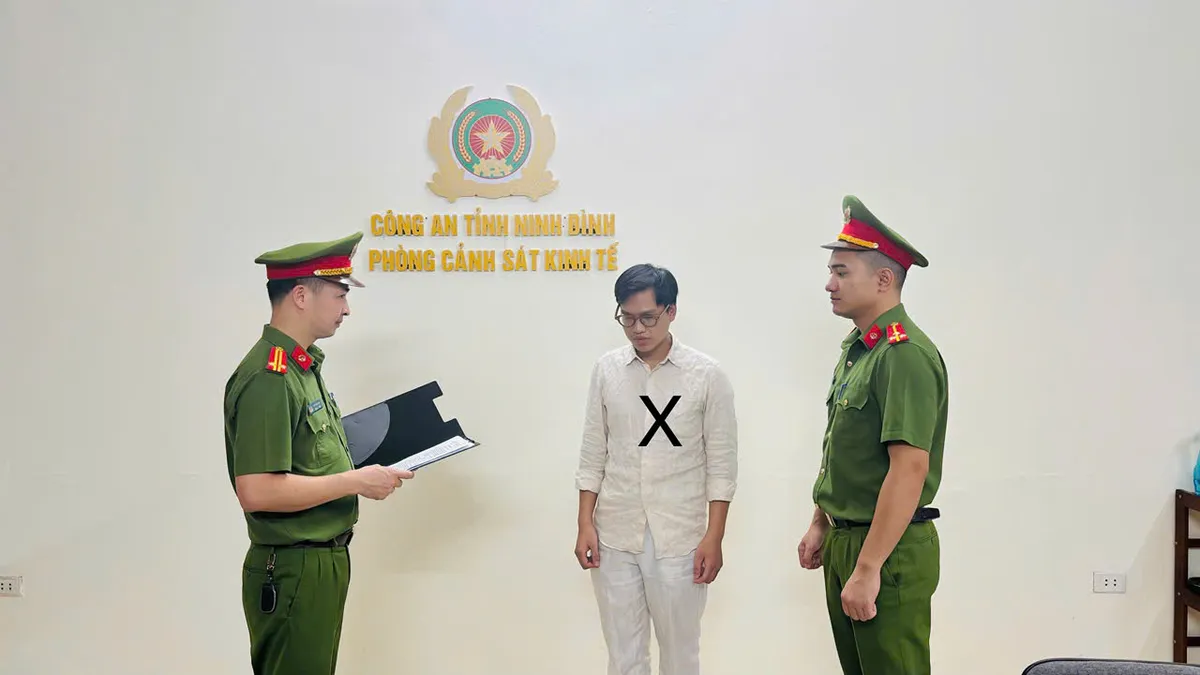 Khởi tố đối tượng buôn bán giày, dép giả mạo nhãn hiệu trị giá hơn 3,1 tỷ đồng- Ảnh 1. Khởi tố đối tượng buôn bán giày, dép giả mạo nhãn hiệu trị giá hơn 3,1 tỷ đồng- Ảnh 1.