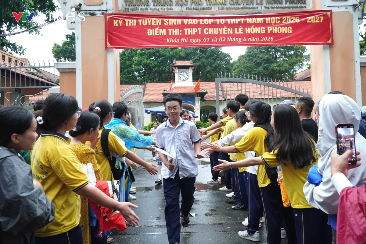 Th&iacute; sinh gặp kh&oacute; với m&ocirc;n thi chuy&ecirc;n, đề Vật l&yacute; ph&aacute;t hiện c&oacute; sai s&oacute;t- Ảnh 3.