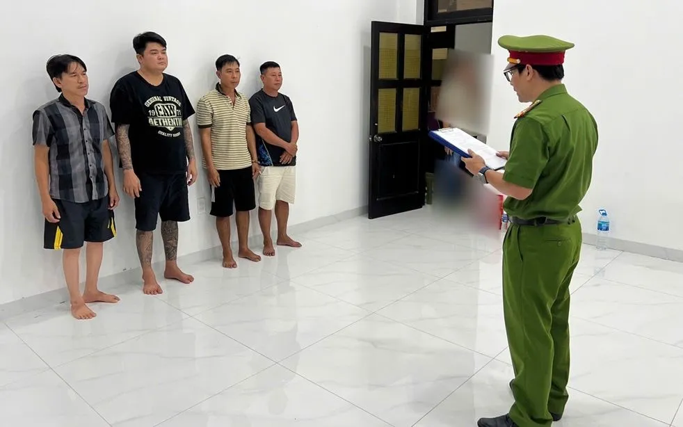 Cơ quan Cảnh sát điều tra Công an tỉnh Lâm Đồng tống đạt Quyết định tạm giữ hình sự các đối tượng