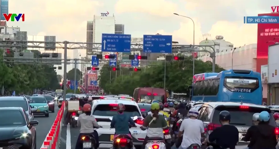 THẬN TRỌNG NH&Acirc;N RỘNG PHƯƠNG &Aacute;N TỔ CHỨC GIAO TH&Ocirc;NG MỚI - Ảnh 1.