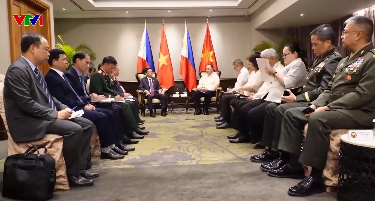 Việt Nam - Philippines tăng cường hợp tác quốc phòng - Ảnh 1.