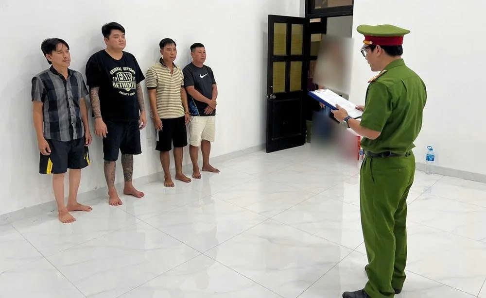 Triệt phá đường dây cá độ bóng đá hơn 3,5 tỷ đồng tại Lâm Đồng- Ảnh 1. Triệt phá đường dây cá độ bóng đá hơn 3,5 tỷ đồng tại Lâm Đồng- Ảnh 1.