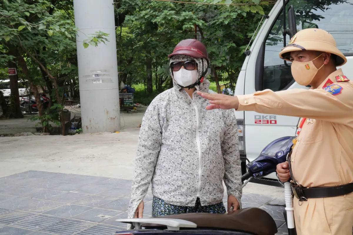 Hà Nội xử lý 170 trường hợp vi phạm trật tự, an toàn giao thông đường sắt - Ảnh 7.
