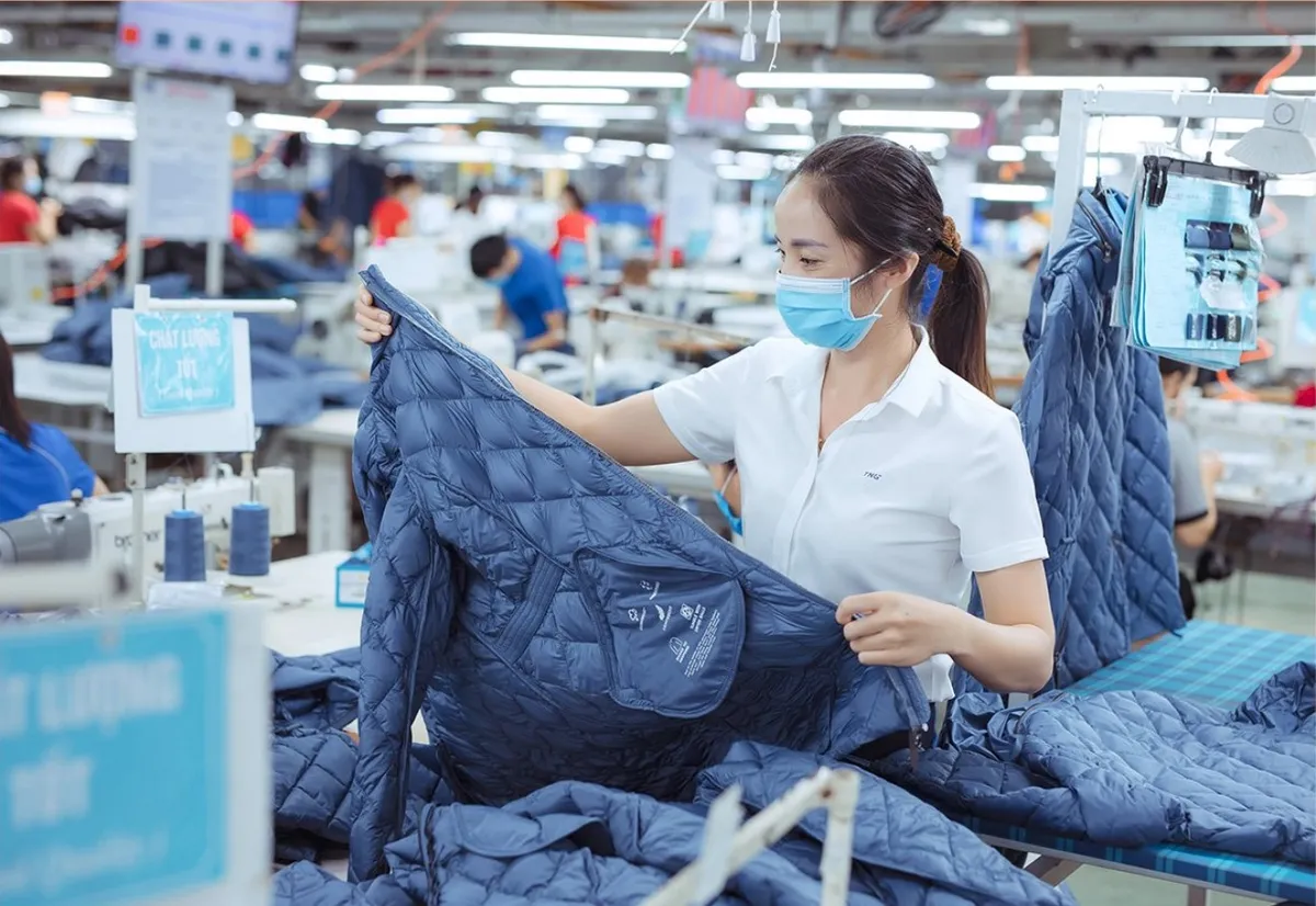 Gỡ n&uacute;t thắt chuỗi cung ứng để dệt may bứt ph&aacute;  - Ảnh 1.