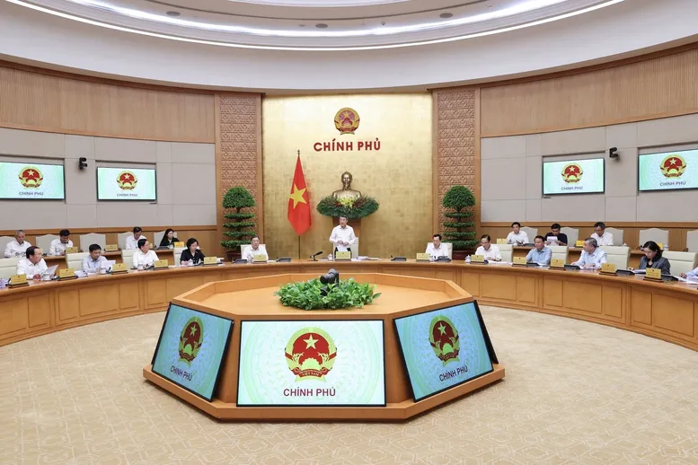 Thủ tướng: Khoan sức d&acirc;n, hỗ trợ doanh nghiệp rất quan trọng - Ảnh 1.