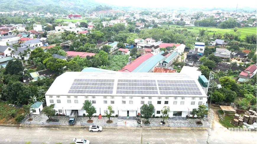 Điện mặt trời mái nhà giúp doanh nghiệp đáp ứng tiêu chuẩn xanh quốc tế- Ảnh 1. Điện mặt trời mái nhà giúp doanh nghiệp đáp ứng tiêu chuẩn xanh quốc tế- Ảnh 1.