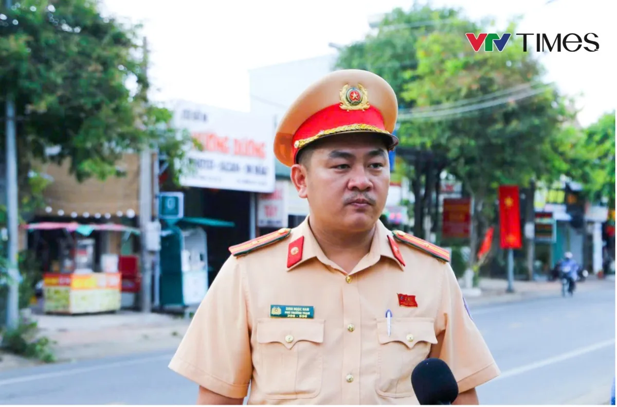 Cảnh Sát Giao Thông Lâm Đồng tăng cường tuần tra, kiểm soát bảo đảm an toàn giao thông mùa du lịch hè - Ảnh 4.