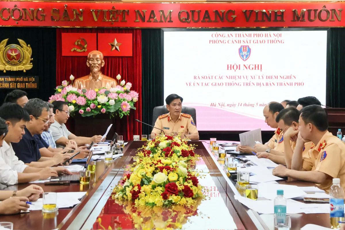Hà Nội: Chủ động bảo đảm an toàn giao thông tại hơn 70 vị trí rào chắn phục vụ các dự án trọng điểm - Ảnh 2.