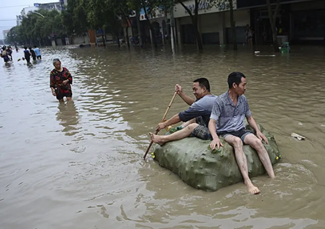 Thủ đ&ocirc; của Trung Quốc đối mặt một m&ugrave;a h&egrave; mưa lũ v&agrave; nắng n&oacute;ng bất thường - Ảnh 1.